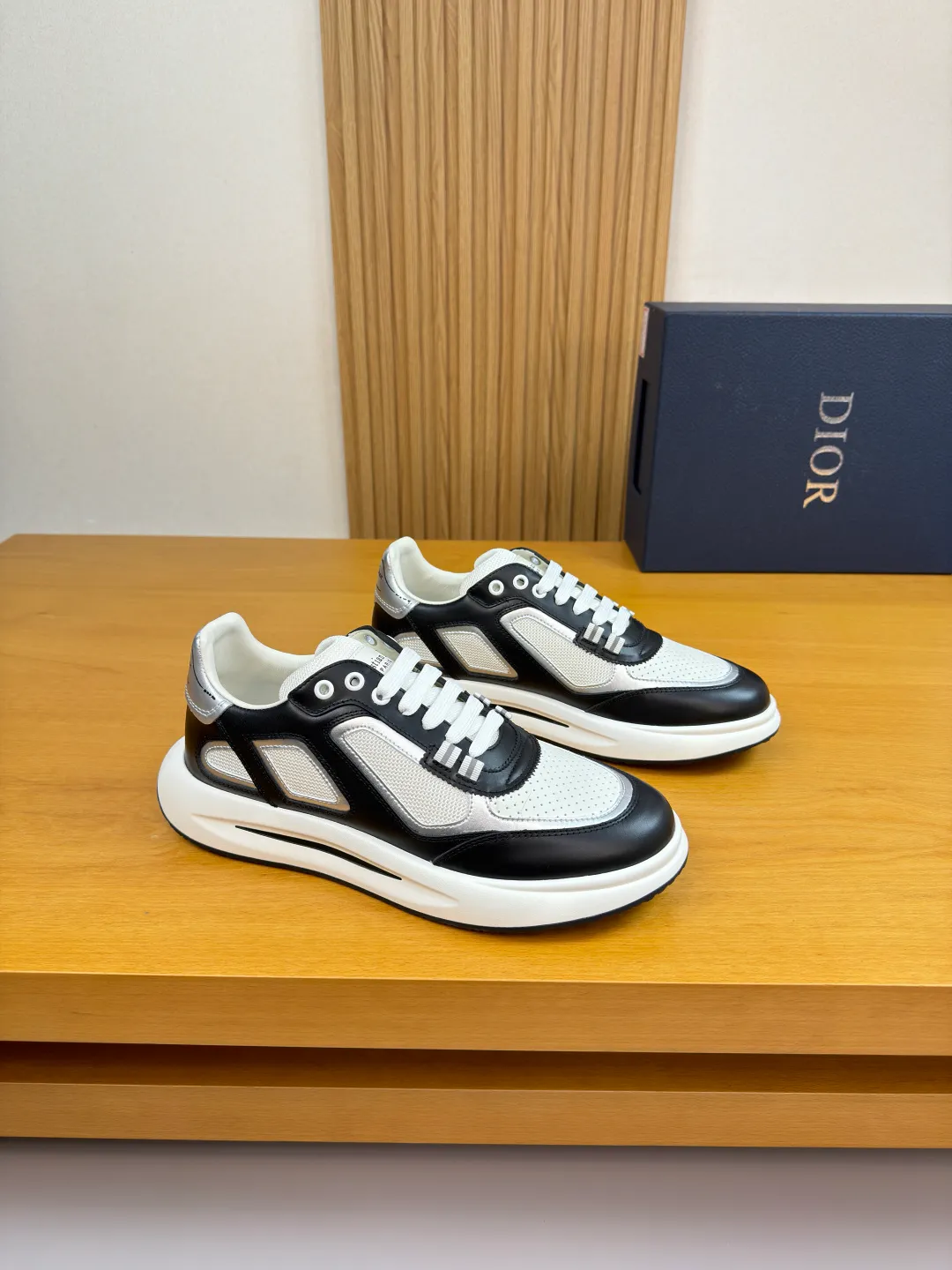 [Dior] Dior P780 men's shoes 💰 - High-end quality original order·Casual sports shoes - Upper: 🔝Nappa calfskin, perforated calfskin, brand high mercerized canvas, tongue. Heel. Silk screen high frequency brand logo - Inner: water-dyed cowhide, foot pad; brand canvas - Outsole: ultra-light TPU. Rubber foam; two-color molded outsole -Ultra-high quality control·Fine workmanship: outstanding (high-end·nobility·grade) -Size: 39-44 (38, 45, can be customized)·DR0181
